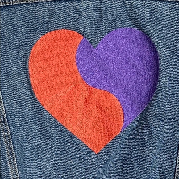 Levi's denim ex-boyfriend trucker jacket size M, heart detail, 100% cotton, fall - Picture 9 of 15